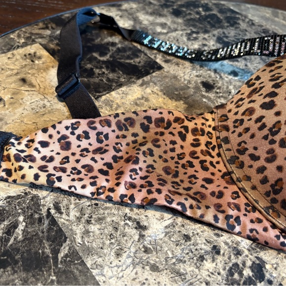 Victoria's Secret Leopard Print Bra with Black Straps GUC - Picture 5 of 16